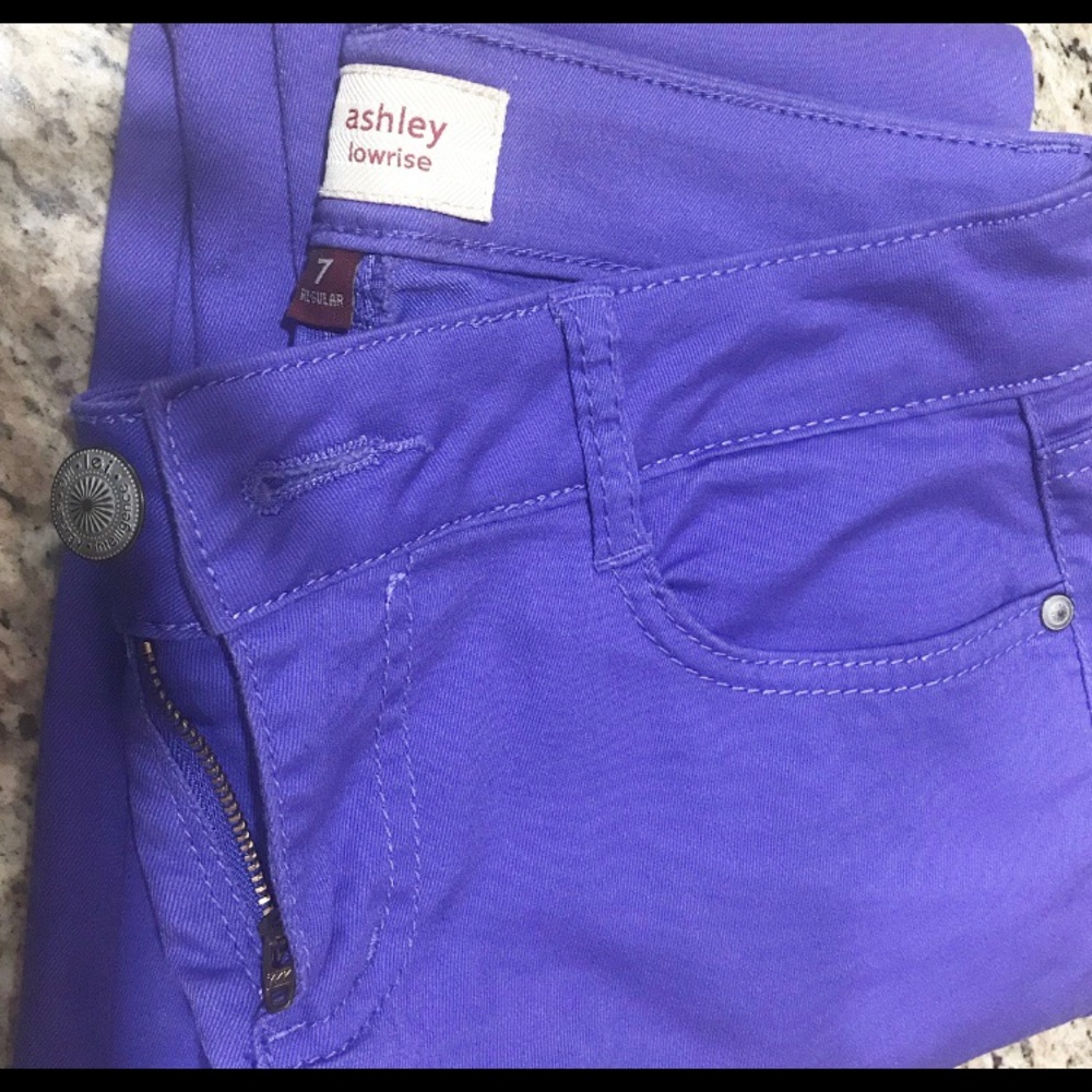 Pants - Picture 7 of 8